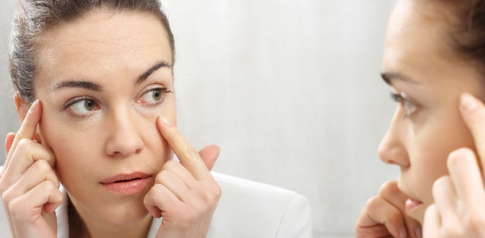 Mejores cremas para ojeras oscuras: guía experta de Farmacia Jiménez
